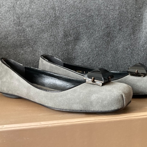 Gaetano Perrone for Te Cesan Grey Suede Jewel Flats Sz 37 - Picture 8 of 11